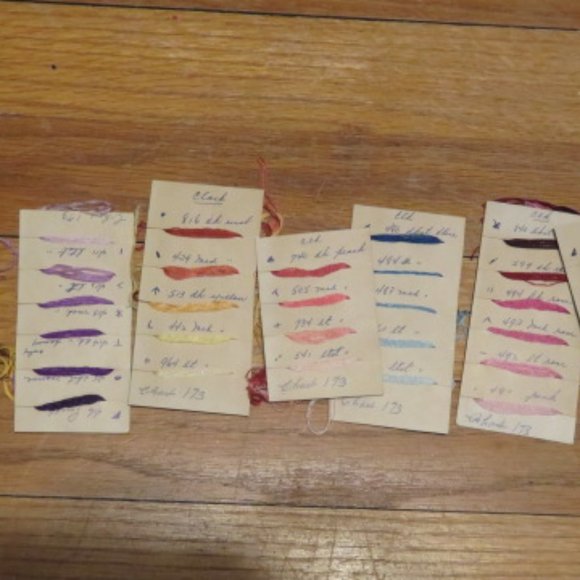 Jean McINTOSH Three Small FLORALS Petit Point Kit M-172 (#911) - Picture 6 of 7